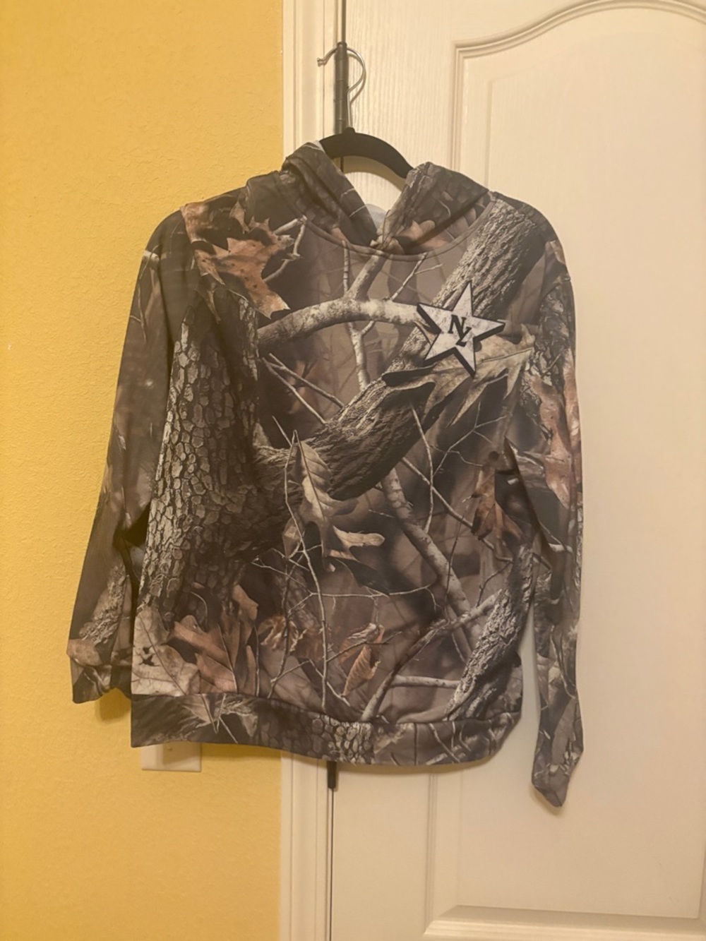 Camo Hooded Long-Sleeve Pullover - Brown/Gray